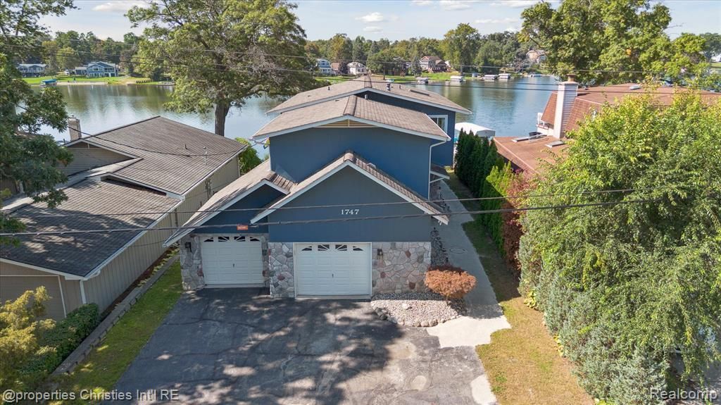 1747 Shankin Drive, Wolverine Lake Vlg, MI 48390 Main Photo