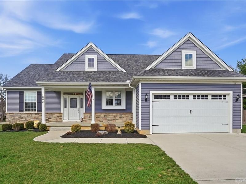 1802 Chapel Woods Drive, Batavia, OH 45103 Photo 2