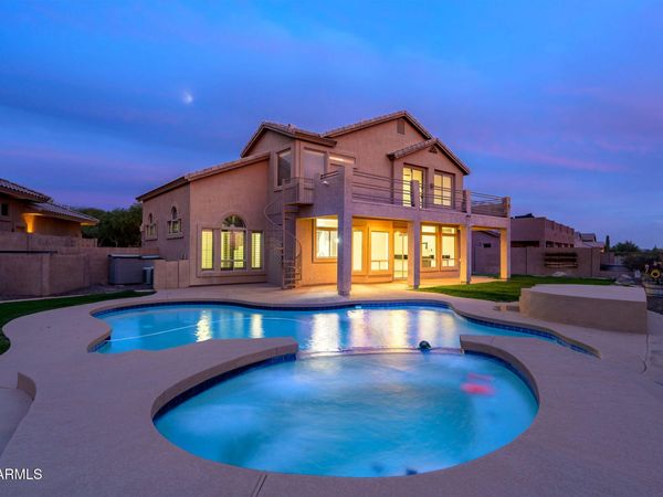 3952 N EL SERENO, Mesa, AZ 85207
