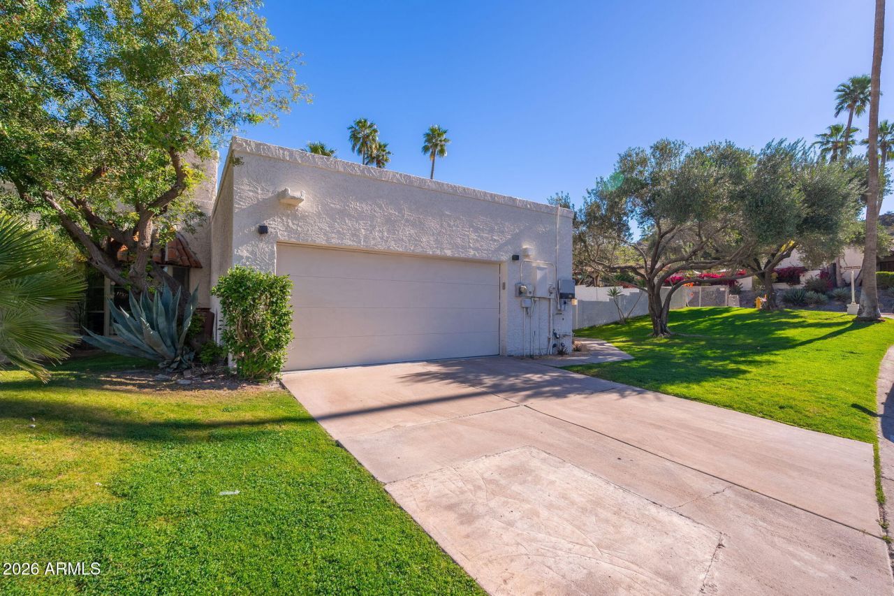 1926 E Augusta Avenue, Phoenix, AZ 85020 Main Photo