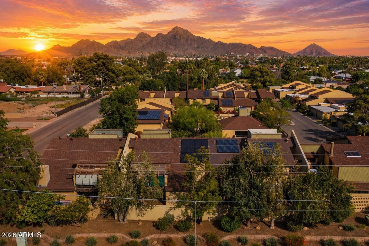 7352 N 7th Place, Phoenix, AZ 85020 Main Photo