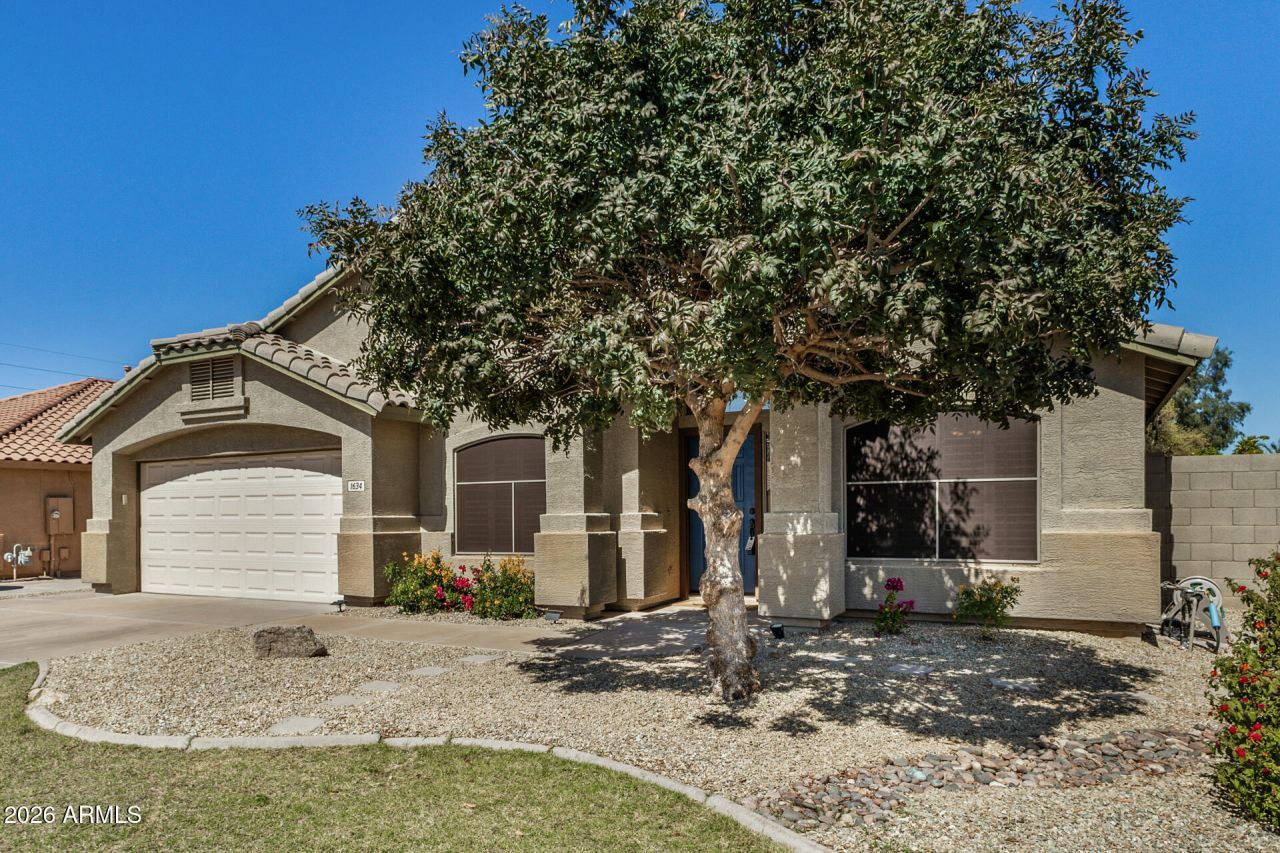 1634 E Carla Vista Drive, Gilbert, AZ 85295 Main Photo
