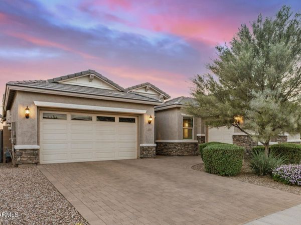 10901 E TARRAGON Avenue, Mesa, AZ 85212