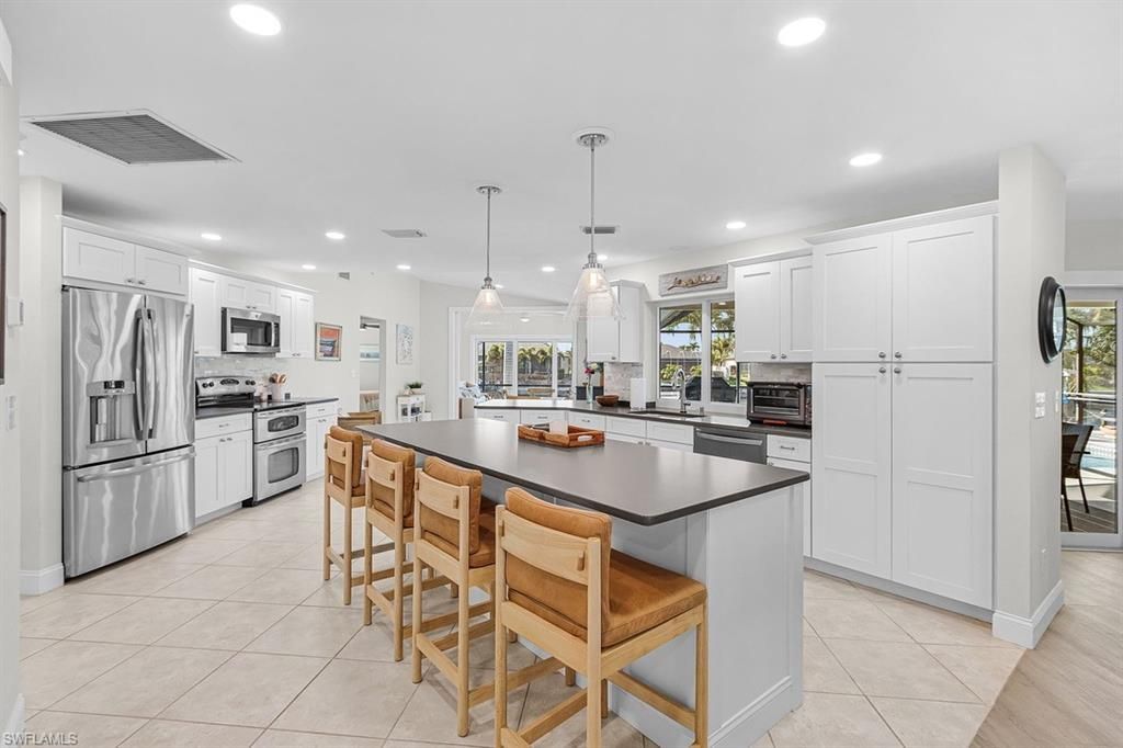 2610 SW 37th Ter, Cape Coral, FL 33914 Photo