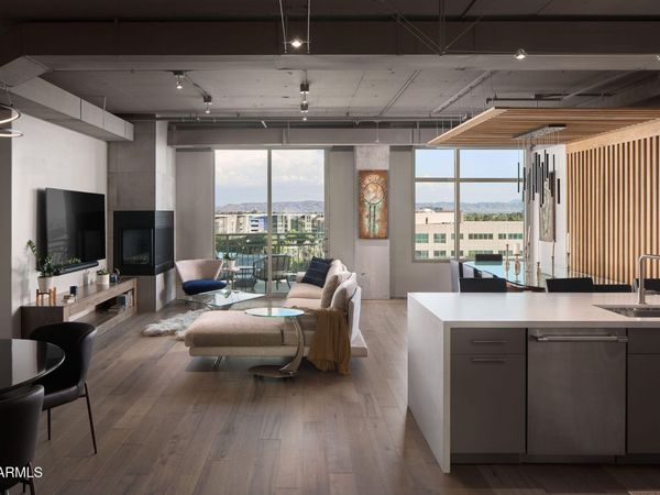 2211 E CAMELBACK Road, Unit 605, Phoenix, AZ 85016