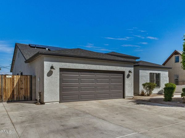 210 W SUNLAND Avenue, Phoenix, AZ 85041