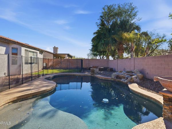 63 W CEDAR Drive, Chandler, AZ 85248