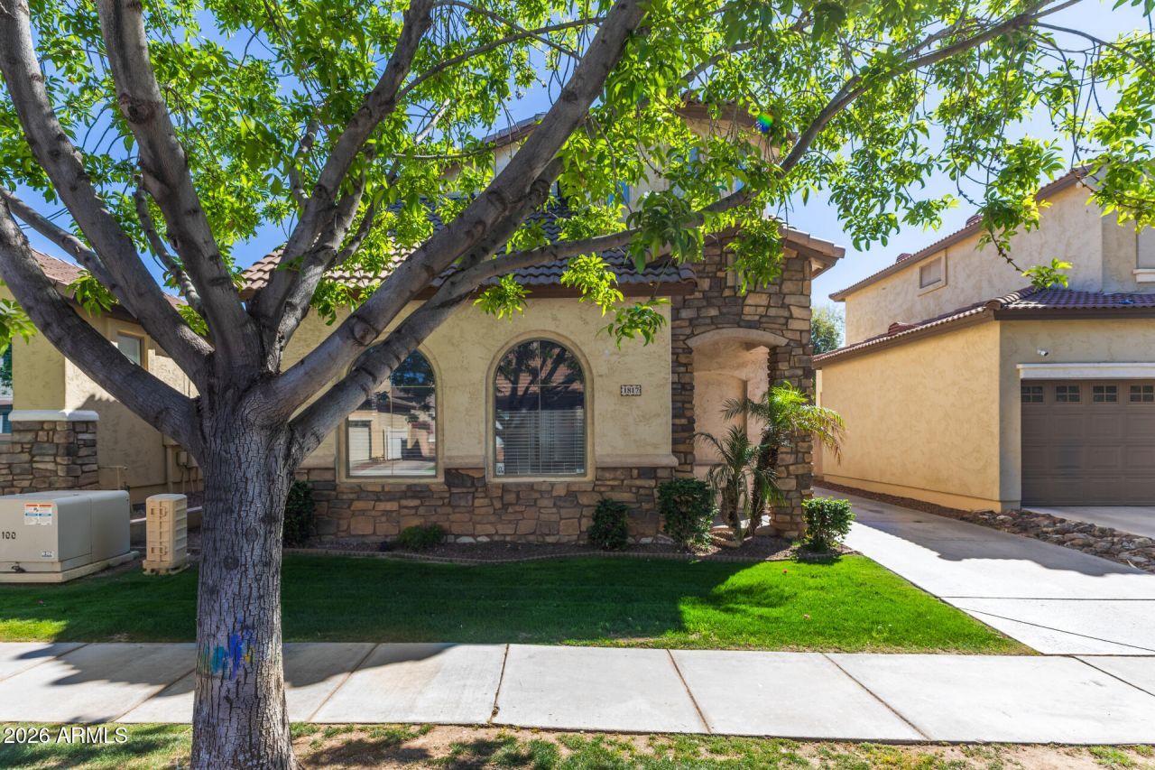 1817 E Donner Drive, Phoenix, AZ 85042 Main Photo