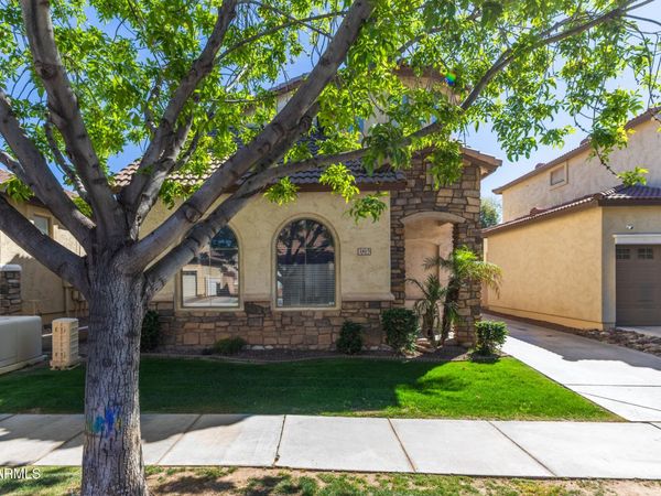 1817 E DONNER Drive, Phoenix, AZ 85042