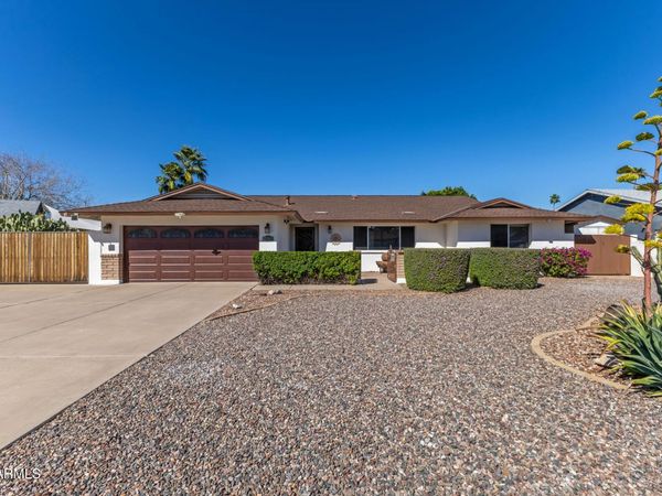 3504 E DE POE Lane, Phoenix, AZ 85028