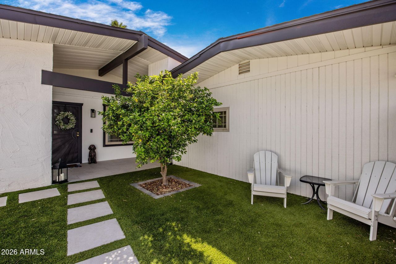 517 W Coral Gables Drive, Phoenix, AZ 85023 Main Photo