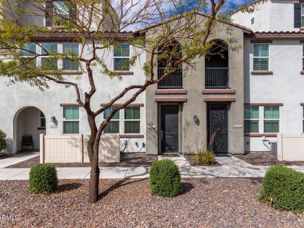 2323 E HUNTINGTON Drive, Phoenix, AZ 85040