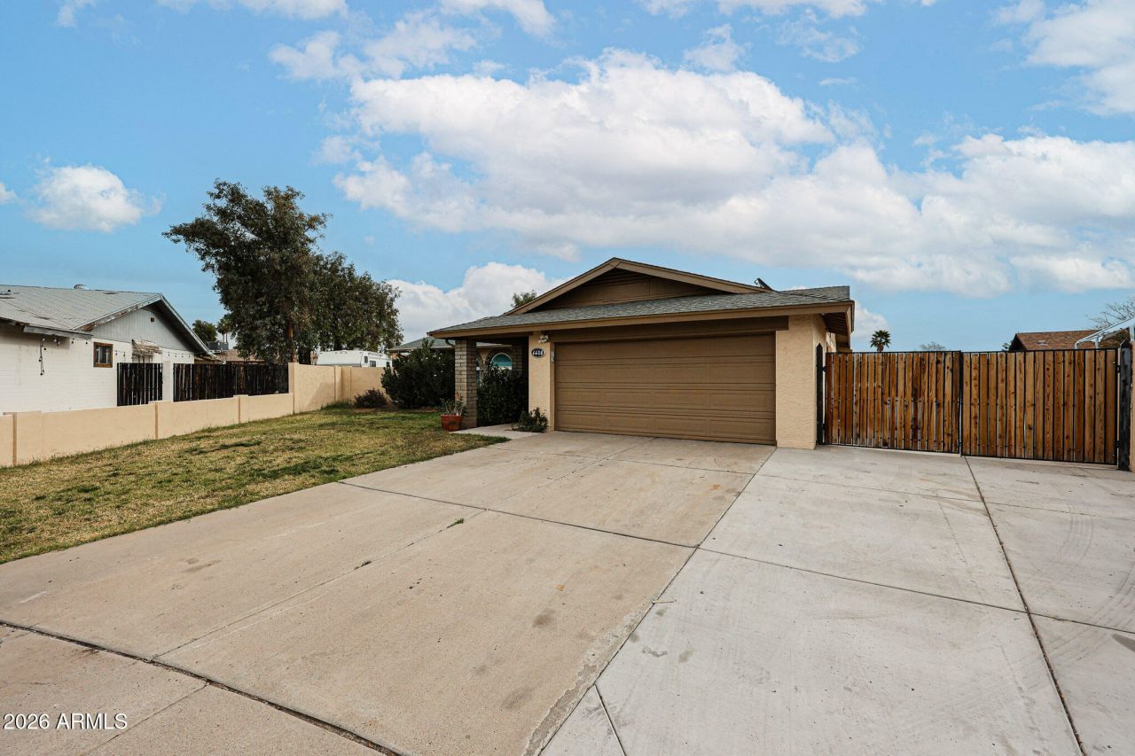 6608 W Mercer Lane, Glendale, AZ 85304 Main Photo