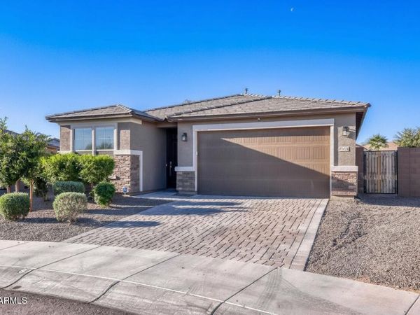 17953 W GOLDEN Lane, Waddell, AZ 85355