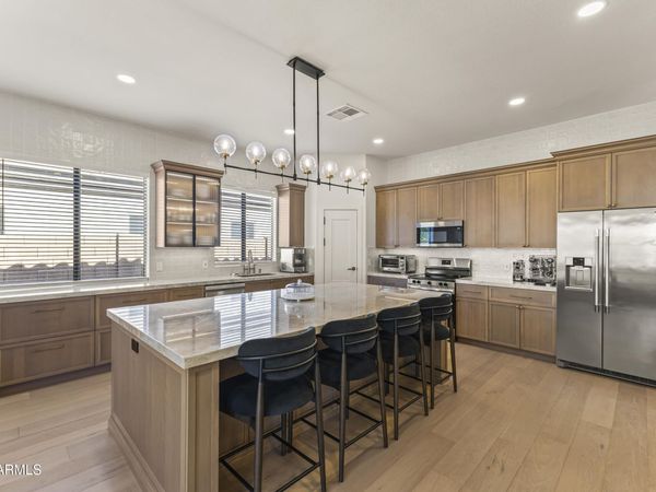 9418 W SALTER Drive, Peoria, AZ 85382