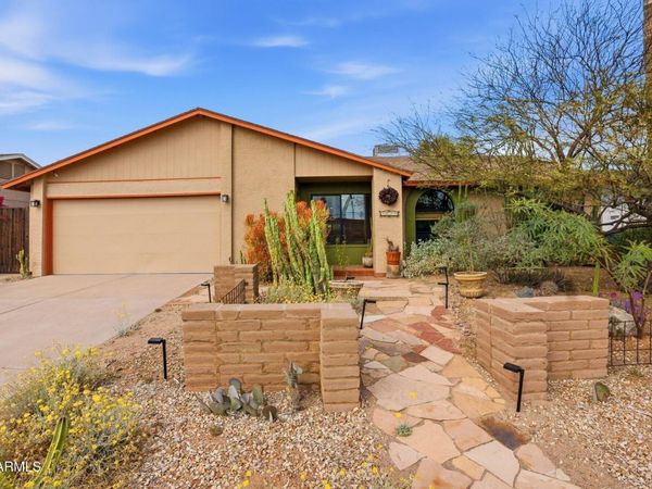 4634 E LA PUENTE Avenue, Phoenix, AZ 85044