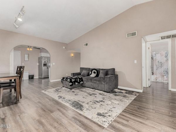 2511 W WILLOW Avenue, Phoenix, AZ 85029