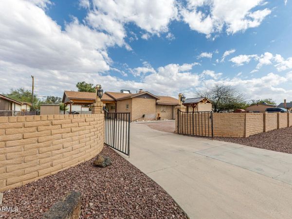 315 S 82ND Way, Mesa, AZ 85208