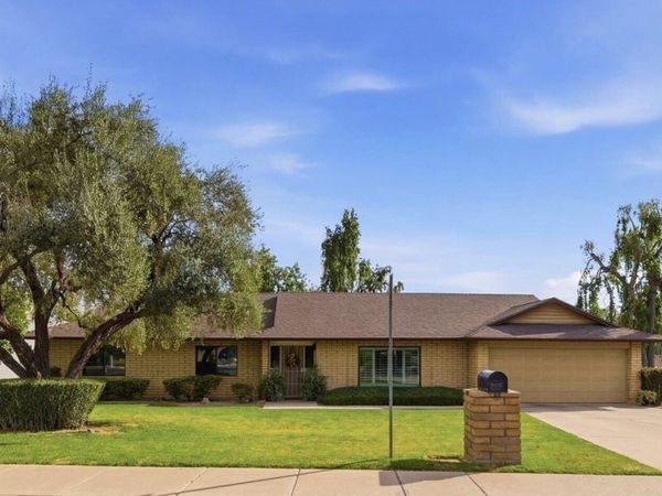 221 W BUTLER Drive, Phoenix, AZ 85021