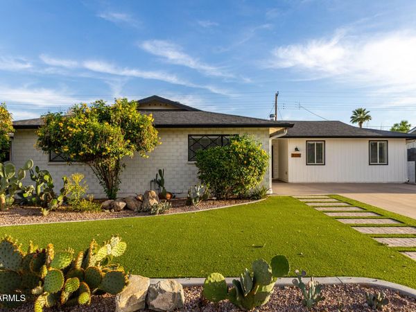 8335 E WELDON Avenue, Scottsdale, AZ 85251