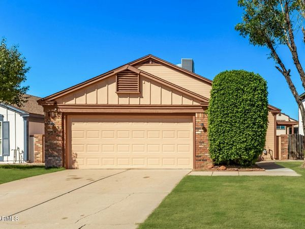 842 E MANOR Drive, Chandler, AZ 85225