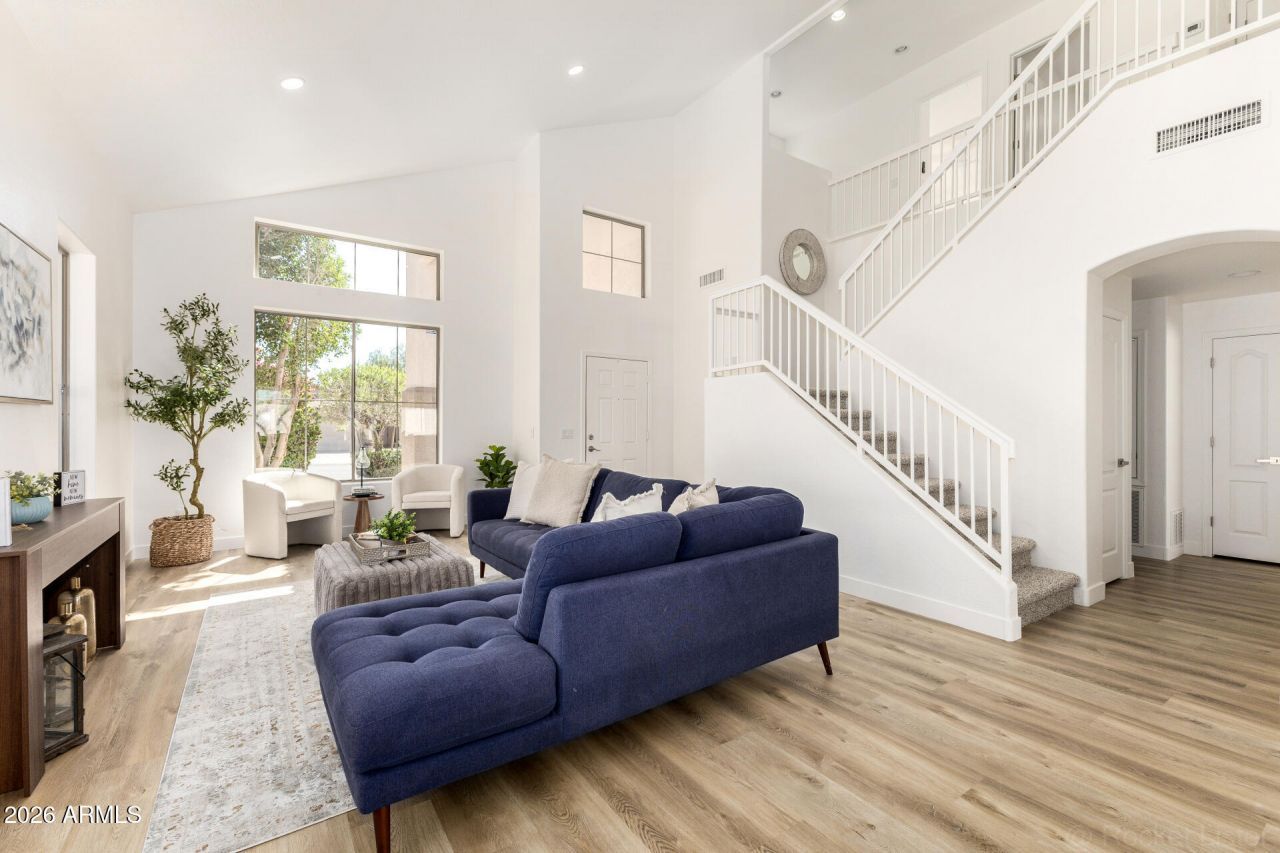 16054 W Hearn Road, Surprise, AZ 85379 Main Photo