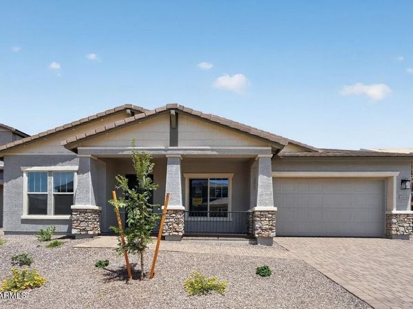 20484 E SONOQUI Boulevard, Queen Creek, AZ 85142