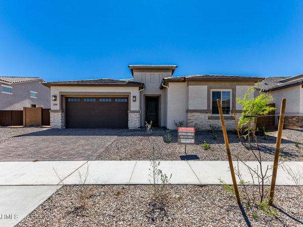 15769 W DESERT HOLLOW Drive, Surprise, AZ 85387