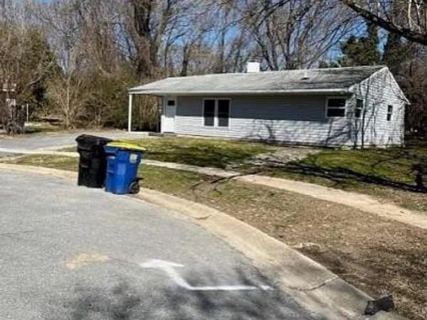 5 STATE CIRCLE , DOVER, DE 19901