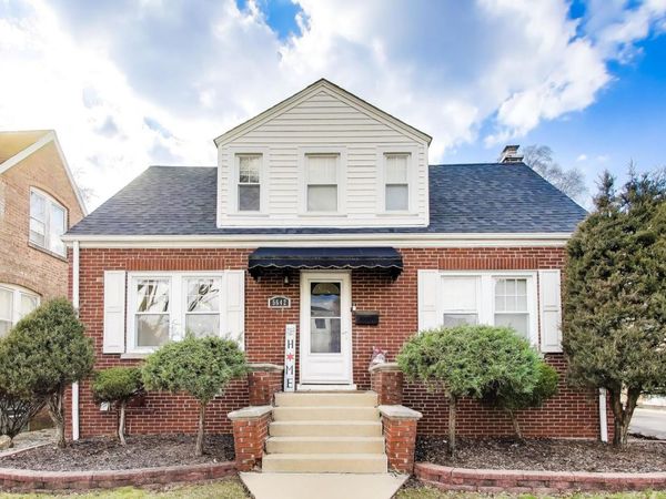 5642 S Natchez Avenue , Chicago, IL 60638