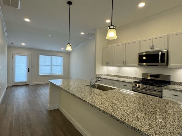 7 East Dexter Ave, Unit 40, Woburn, MA 01801