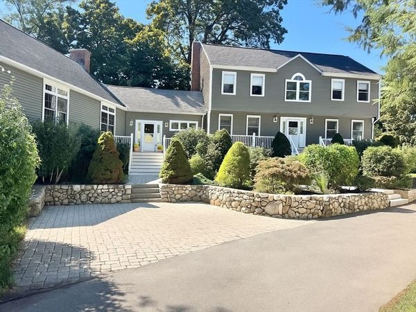 2 Langlee Rd, Hingham, MA 02043