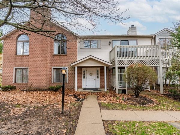 144 Holl Road NE, Unit B, North Canton, OH 44720