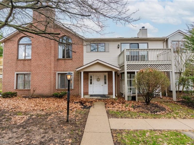 144 Holl Road NE, Unit B, North Canton, OH 44720 Photo 1