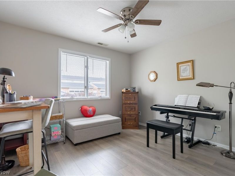 144 Holl Road NE, Unit B, North Canton, OH 44720 Photo 25