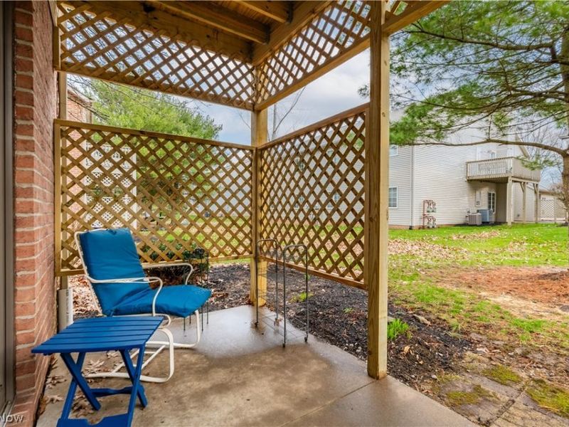 144 Holl Road NE, Unit B, North Canton, OH 44720 Photo 6