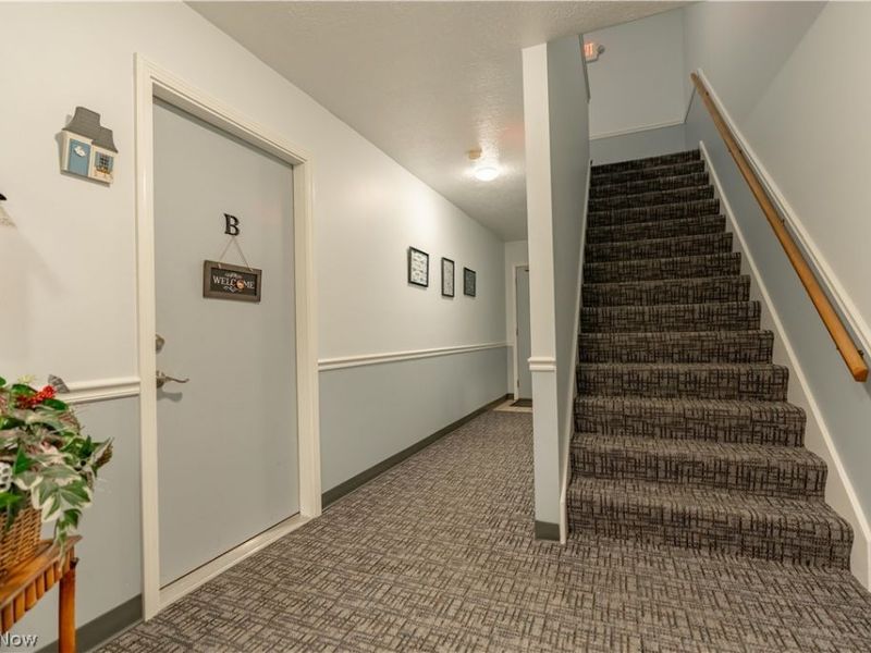 144 Holl Road NE, Unit B, North Canton, OH 44720 Photo 7
