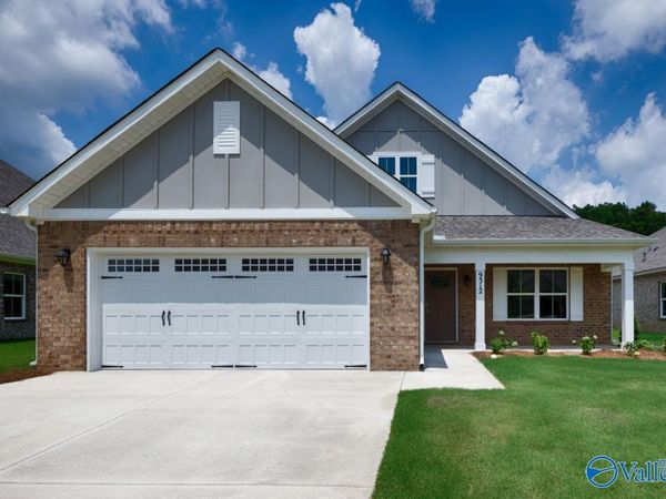 9512 Hampton Oak Drive SE, Owens Cross Roads, AL 35763