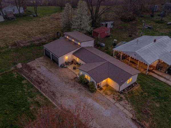 364 Rogers Avenue, Summersville, MO 65571