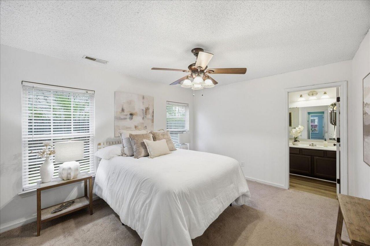 211 Border Road Photo 10