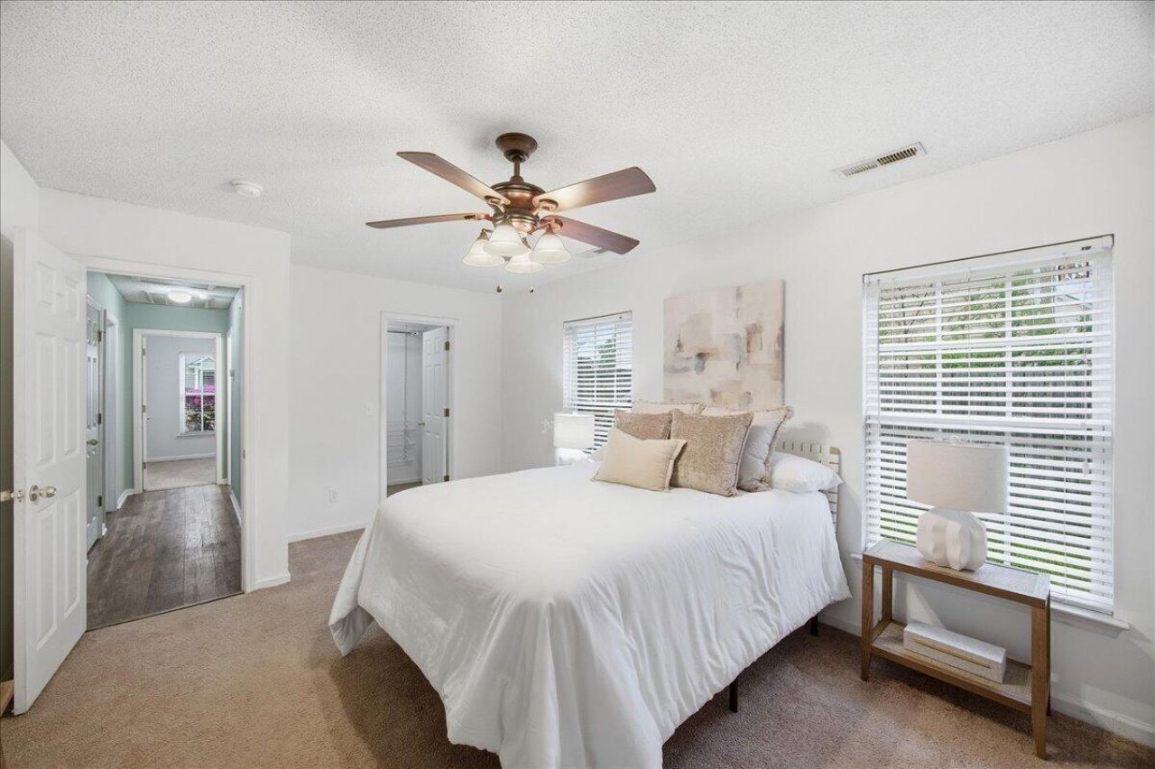 211 Border Road Photo 11