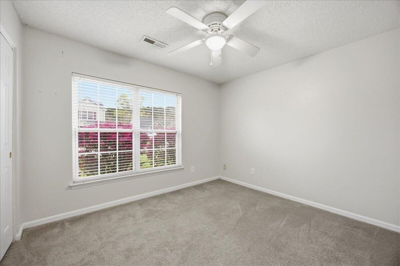 211 Border Road Photo 15