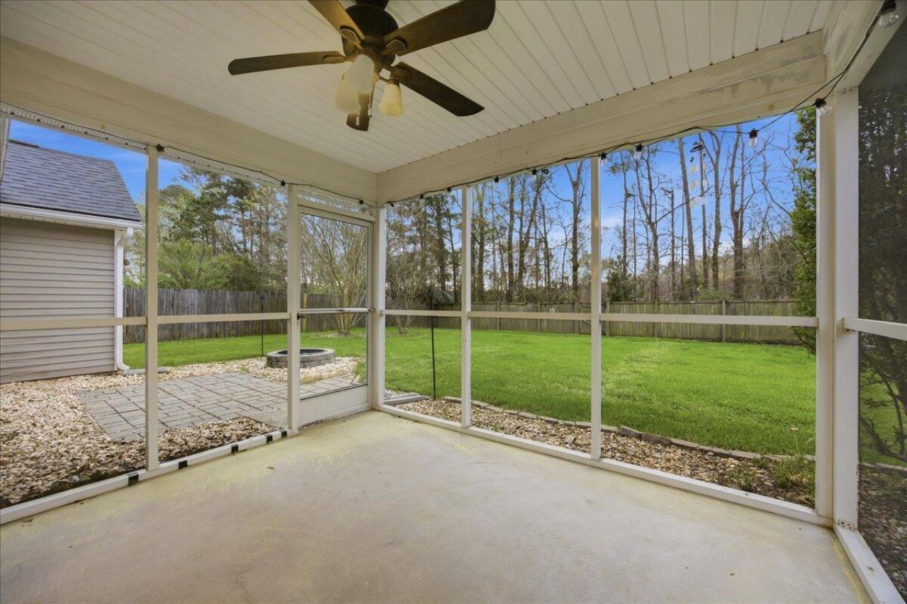 211 Border Road Photo 17