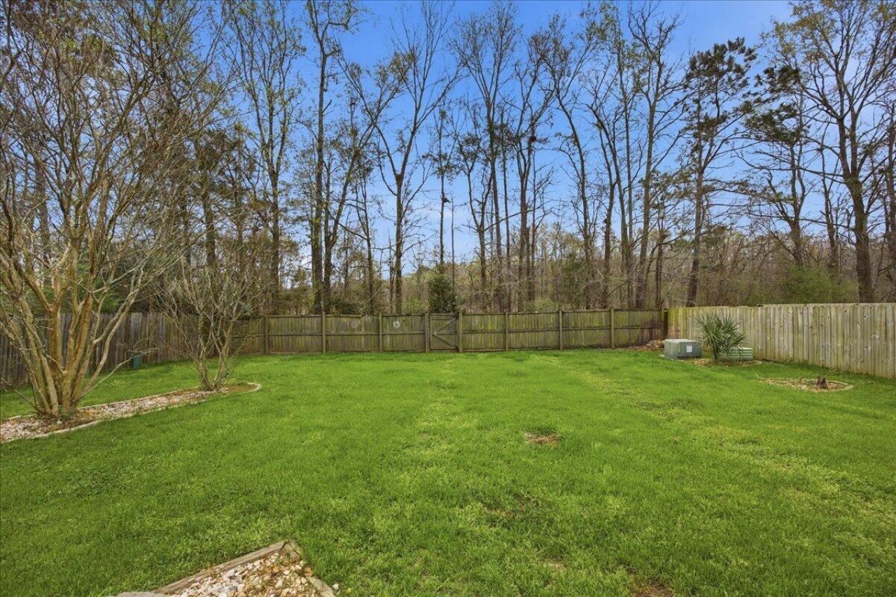 211 Border Road Photo 20