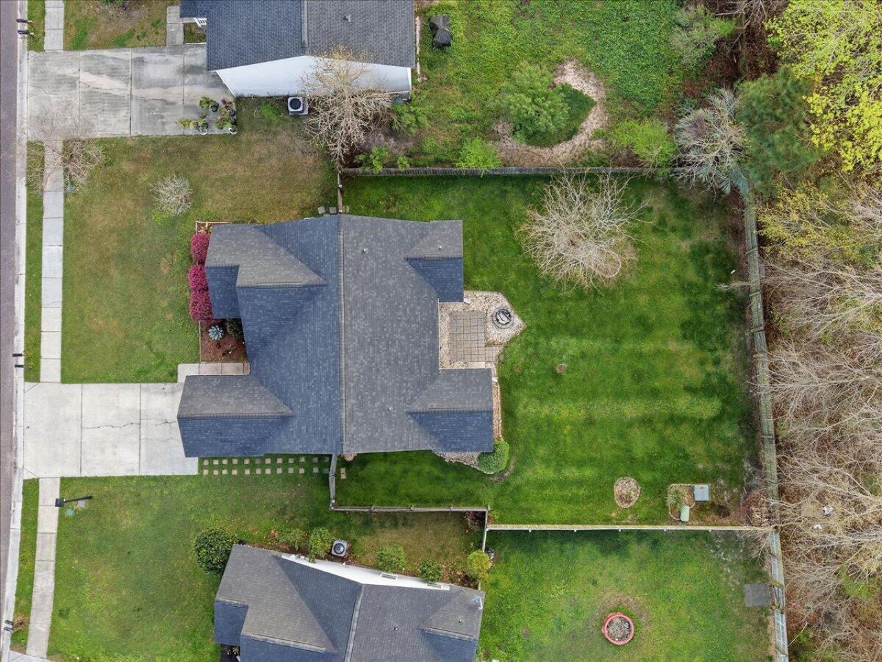 211 Border Road Photo 22