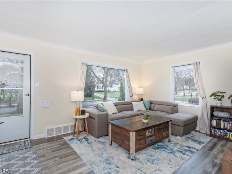 1608 Sunview Road, Lyndhurst, OH 44124 Photo 13