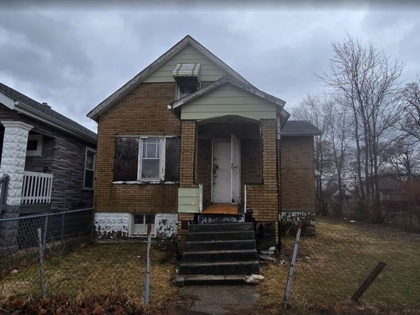 235 W 104th Street , Chicago, IL 60628