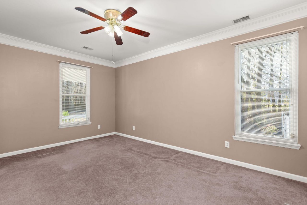 124 Evesham Drive Photo 12