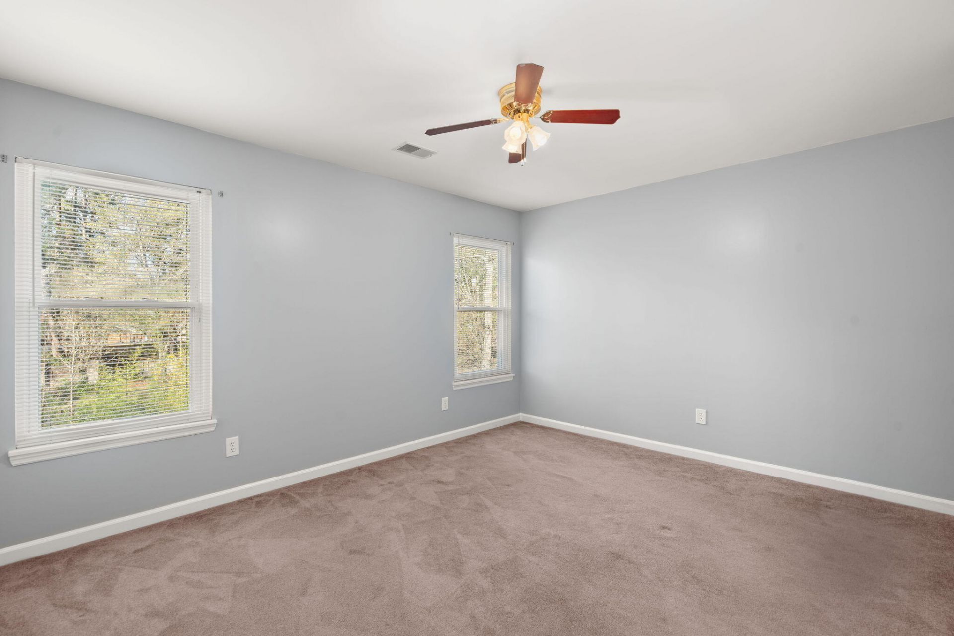124 Evesham Drive Photo 25
