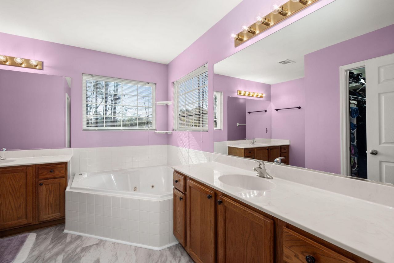 124 Evesham Drive Photo 26